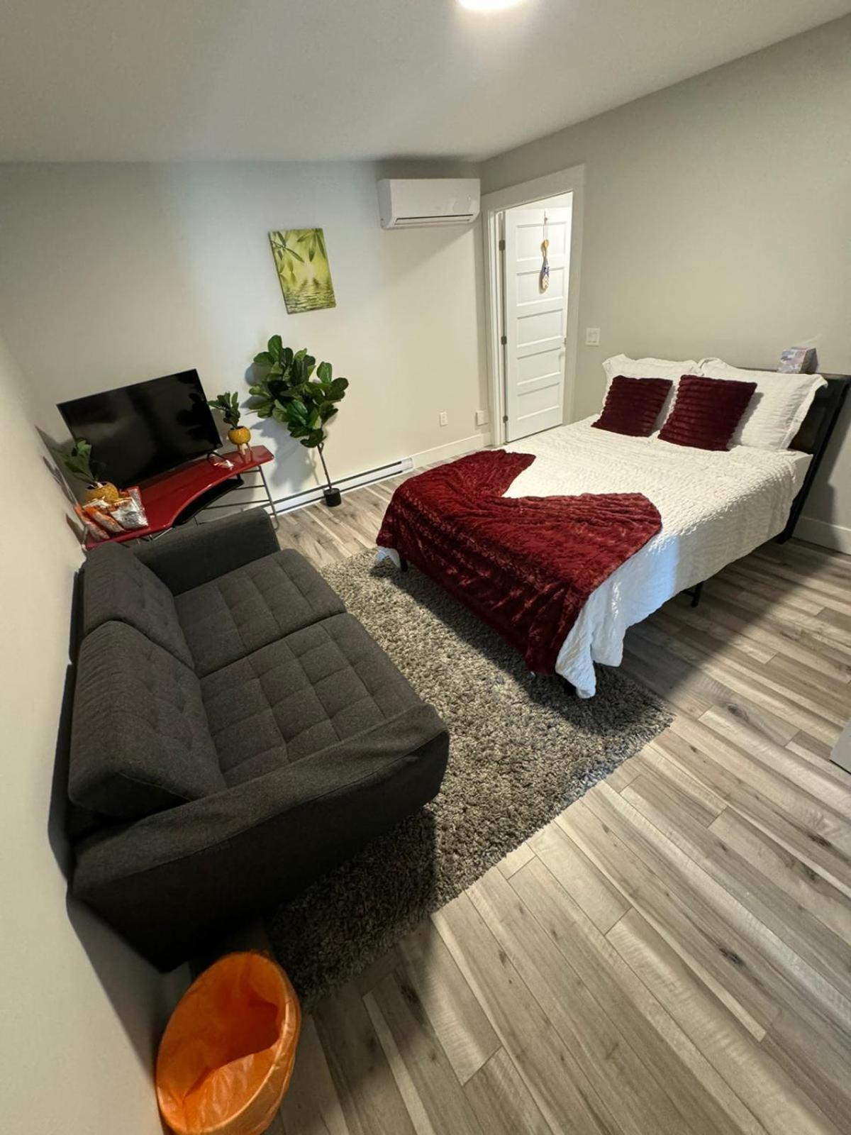 Choicest Cozy Stay Halifax Bagian luar foto