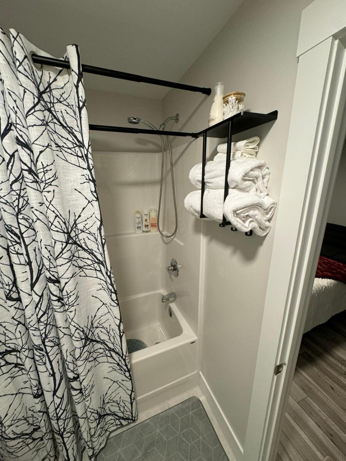 Choicest Cozy Stay Halifax Bagian luar foto